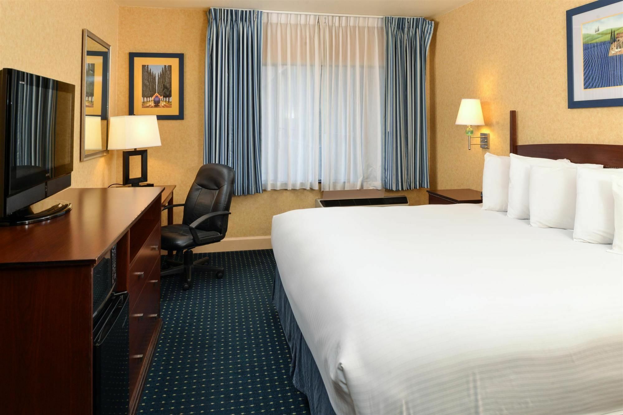 Holiday Inn - Salem By Ihg Εξωτερικό φωτογραφία